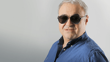 Martin Zounar se slunečními brýlemi Crullé